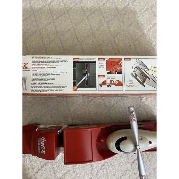 Coca Cola 2000 Holiday Helicopter Carrier/ 1962 Replica Helicopter  Box Included - Picture 15 of 16